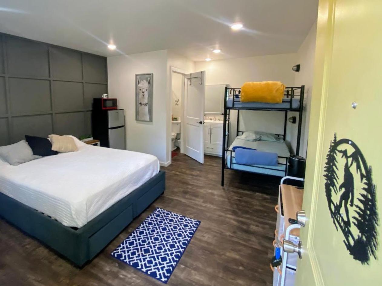 Bigfoot Hideout Hotel Winslow ภายนอก รูปภาพ
